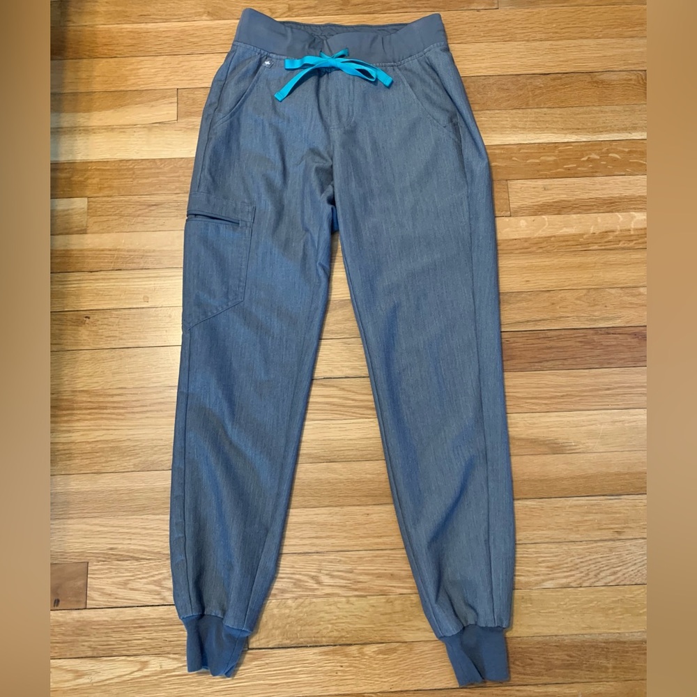 Like new Zamora Jogger in Graphite grey. XXS